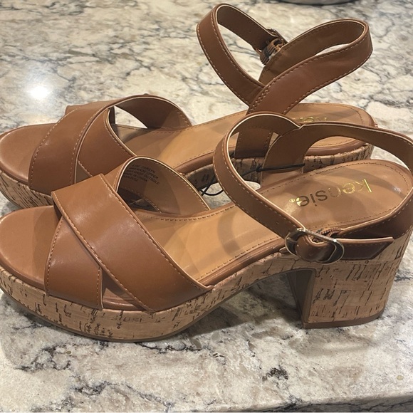 Kensie Women's Brown Cross-Strap Sandals - Picture 2 of 8